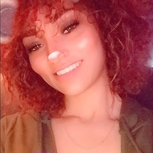 Meet your Posher, Dannielle